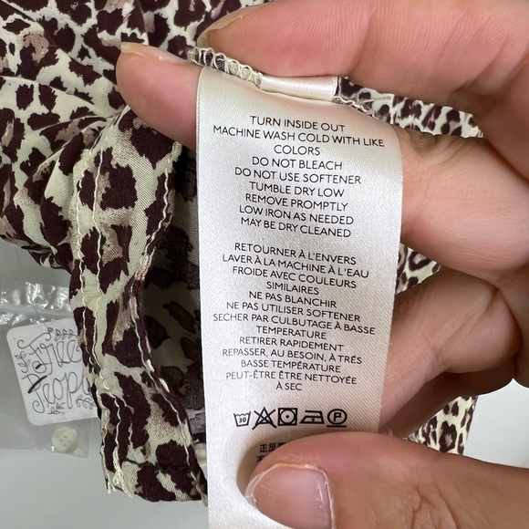 Free People Leopard Button Down Shirt Women Size Small New - Picture 7 of 7